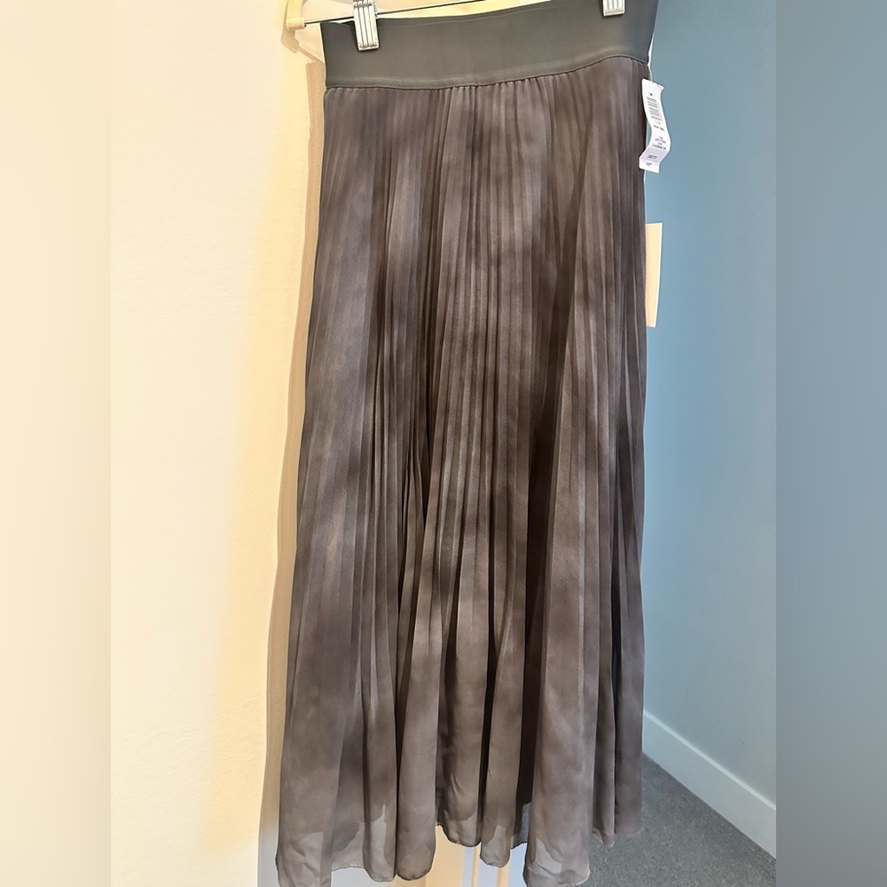 Aritzia NWT Wilfred Charcoal Twirl Skirt - Picture 7 of 8